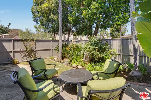 $1,390,000 | 19525 Starfish Lane, Huntington Beach, CA 92648