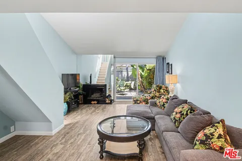 $1,390,000 | 19525 Starfish Lane, Huntington Beach, CA 92648