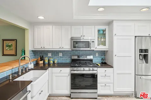 $1,390,000 | 19525 Starfish Lane, Huntington Beach, CA 92648