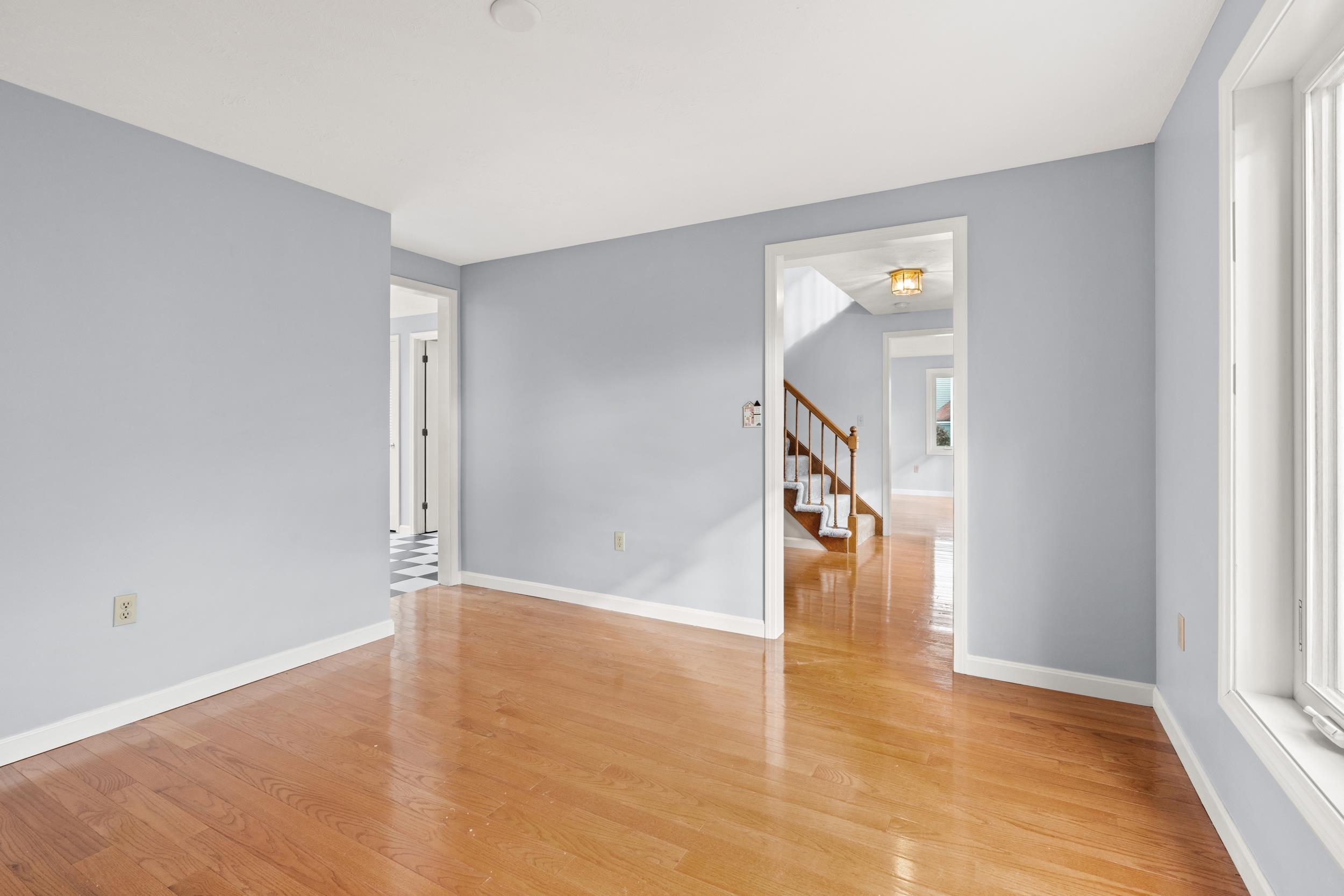 7 Rye Place Nashua, NH 03063 - Photo 3 of 34