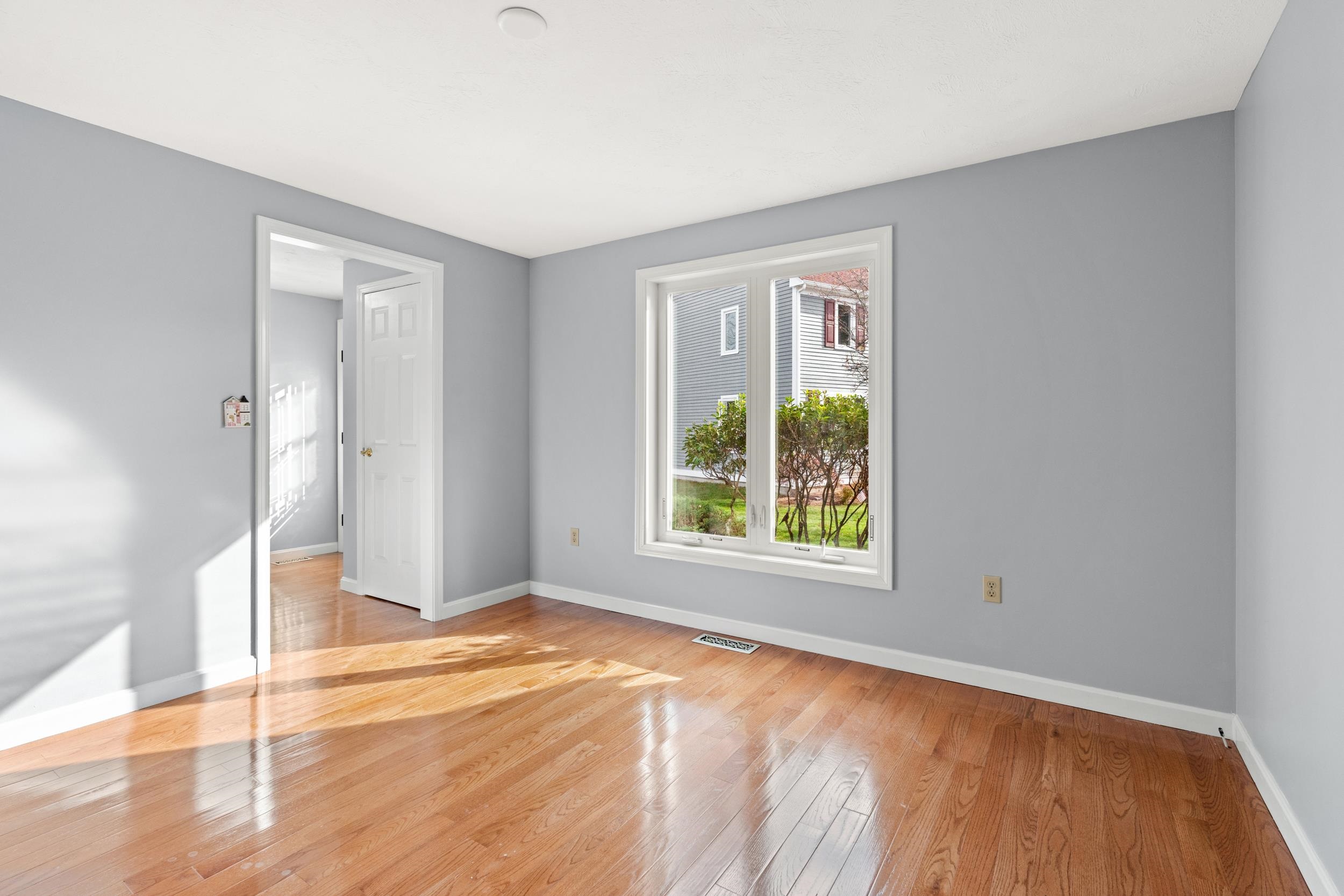 7 Rye Place Nashua, NH 03063 - Photo 4 of 34