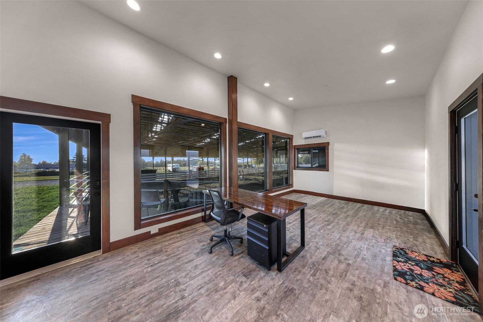 504 East Smith Road Bellingham, WA 98226 - Photo 5 of 38
