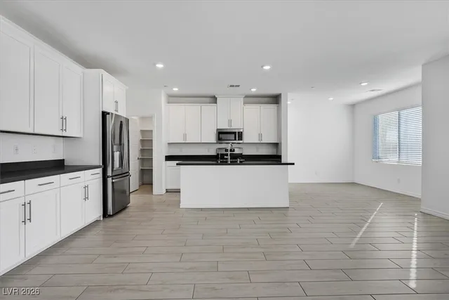 $549,999 | 303 Fletcher Falls Street, Henderson, NV 89015