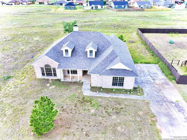 $259,900 | 135 Muirfield Lane, La Vernia, TX 78121