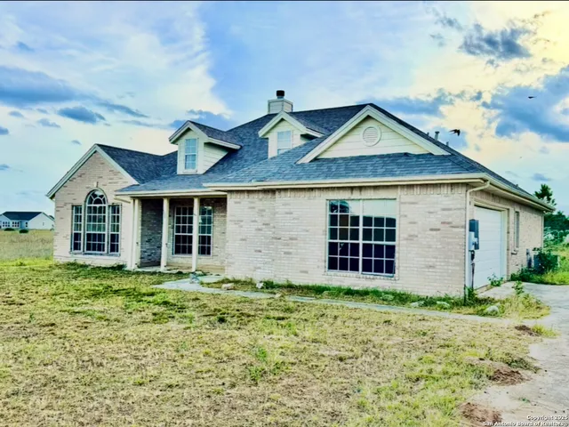 $259,900 | 135 Muirfield Lane, La Vernia, TX 78121