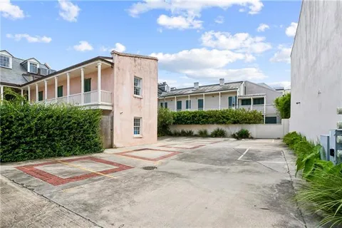 $1,790,000 | 822 Barracks Street, Unit A, New Orleans, LA 70116