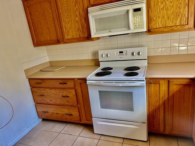 2432 Hardy Skipper Road Ponce de Leon, FL 32455 - Photo 5 of 21 IMG_1008 (1)