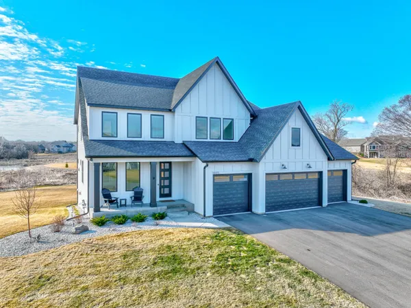 $1,225,000 | 14415 49th Street North, Stillwater, MN 55082