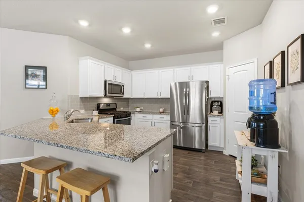 $2,200 | 112 Rainmaker Cove, Bastrop, TX 78602