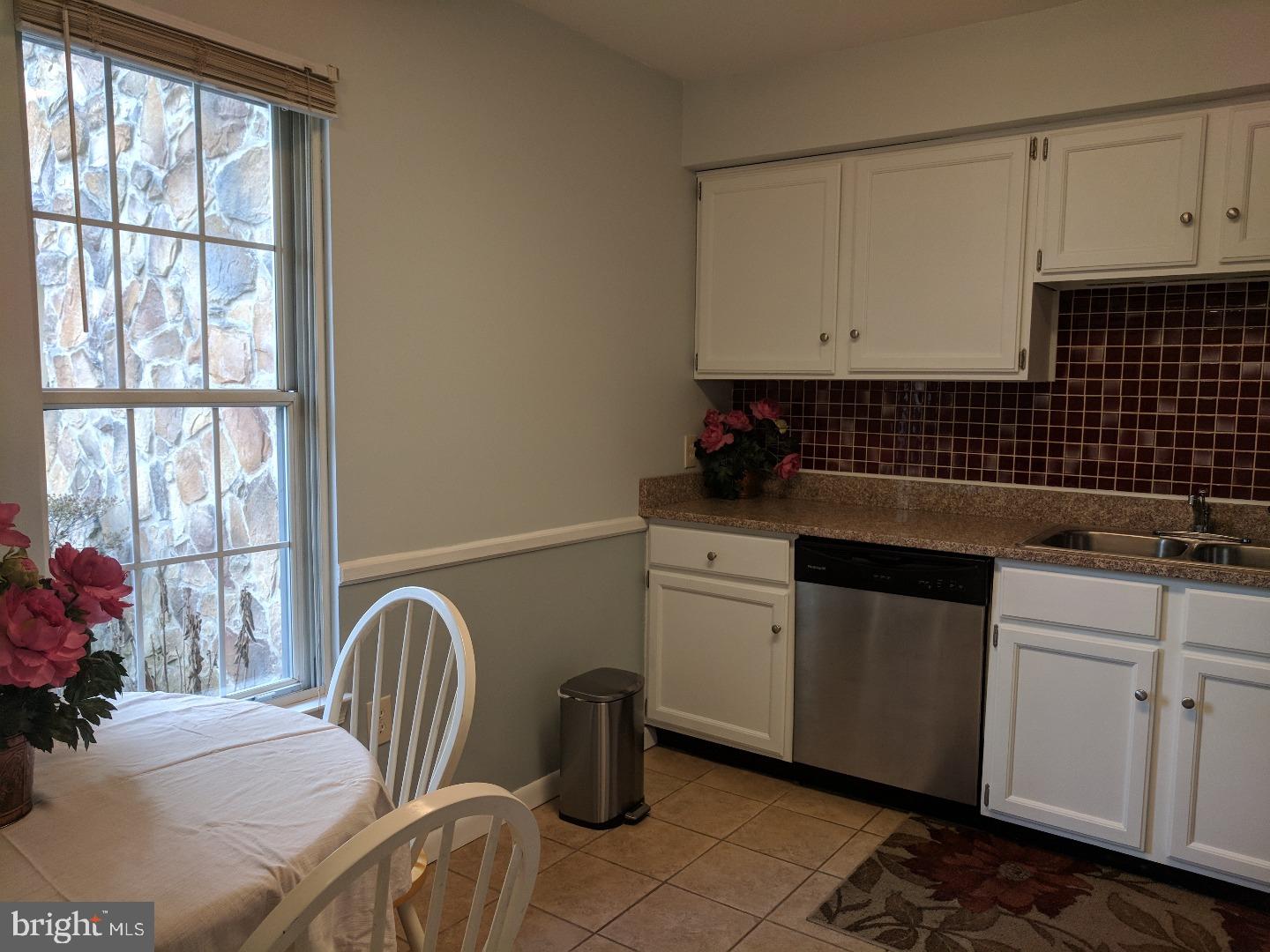 135 Valley Stream Lane Chesterbrook, PA 19087 - Photo 7 of 21 Gallery Image 7