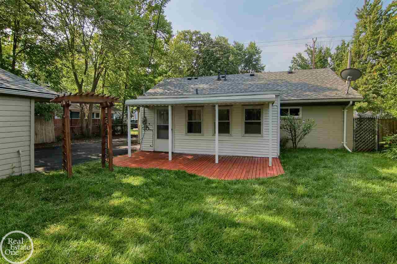 4212 West Webster Road Royal Oak, MI 48073 - Photo 4 of 32 31389649-3.JPG