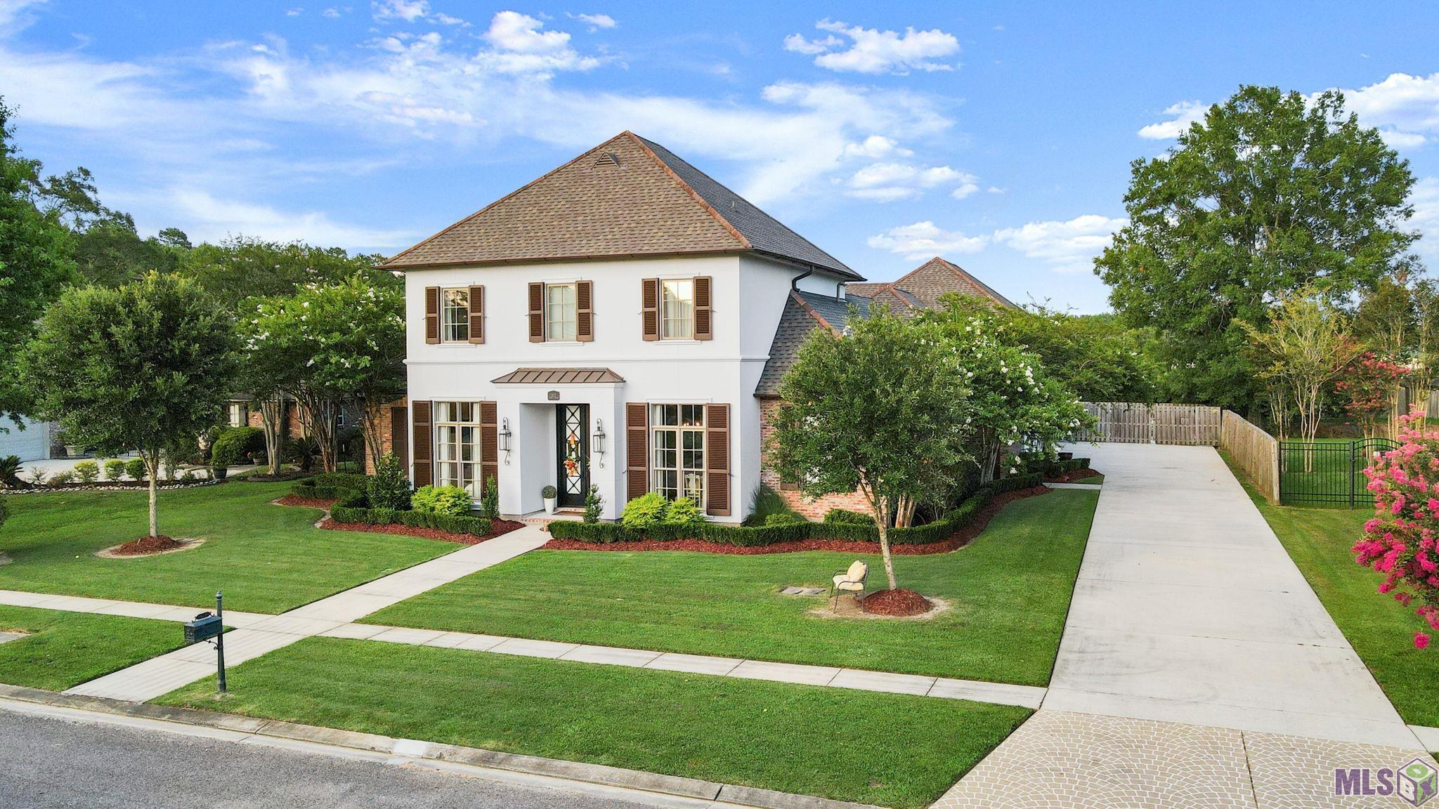 322 Chateau Jon Denham Springs, LA 70726 - Photo 3 of 51