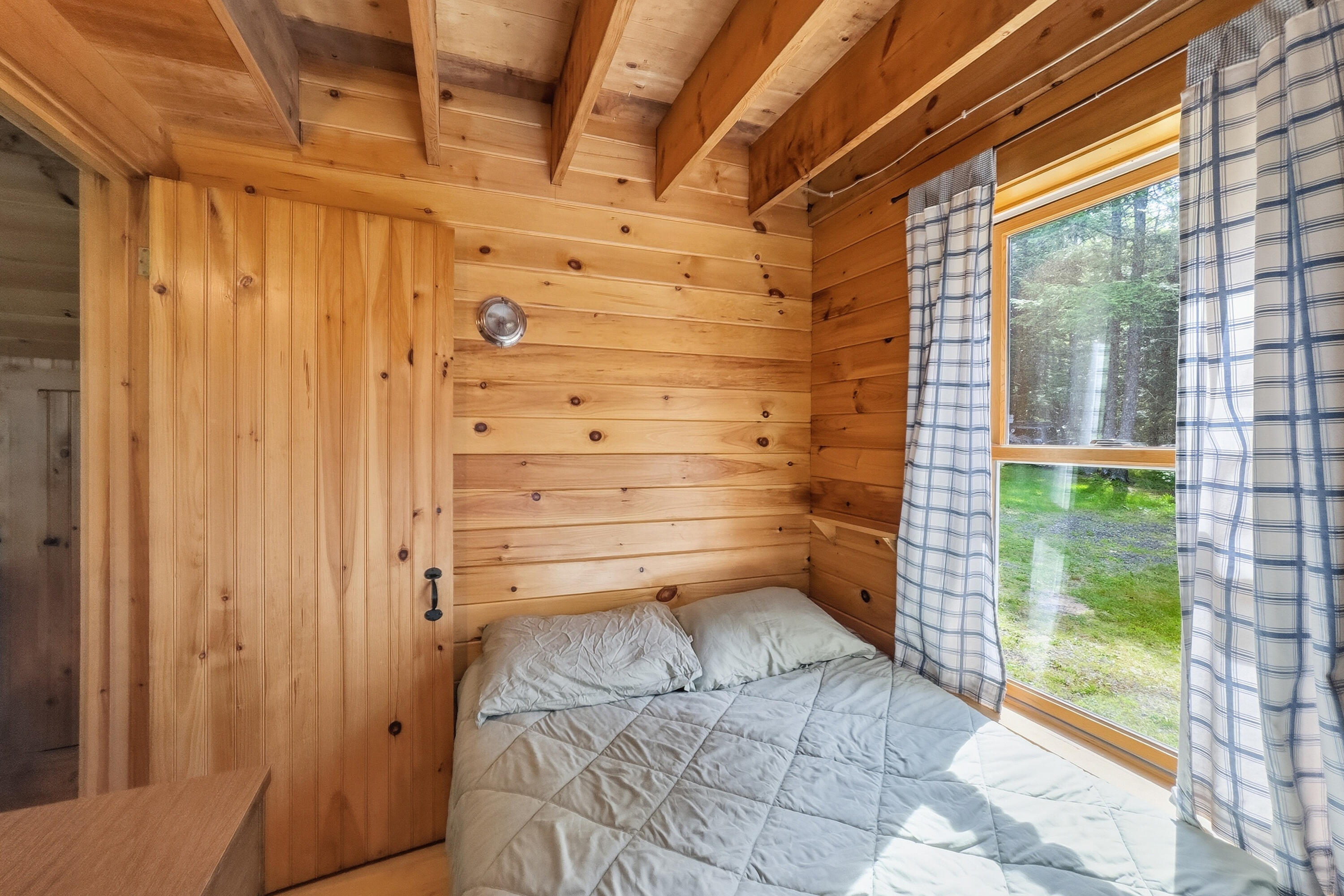 660 Sprague Road Waldoboro, ME 04572 - Photo 22 of 45 1st floor bedroom