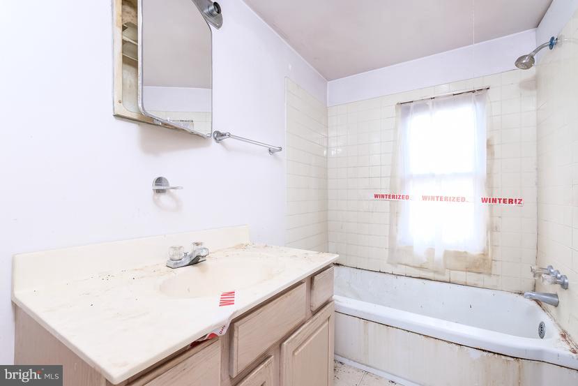 11615 Laurel Bowie Road Laurel, MD 20708 - Photo 11 of 15 Interior (General)