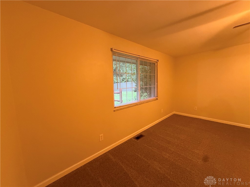 1201 East Centerville Station Road Dayton, OH 45459 - Photo 6 of 33