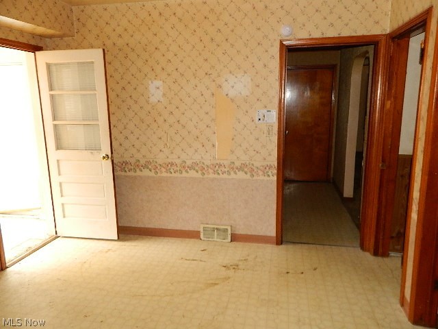 18026 Marcella Road Cleveland, OH 44119 - Photo 2 of 6 Gallery Image 2