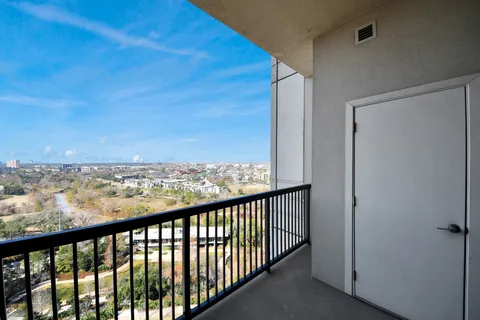 $399,900 | 3333 Allen Parkway, Unit 1807, Houston, TX 77019
