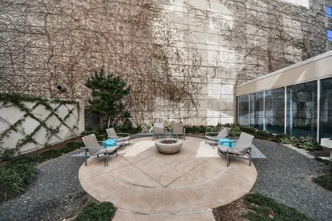 $399,900 | 3333 Allen Parkway, Unit 1807, Houston, TX 77019