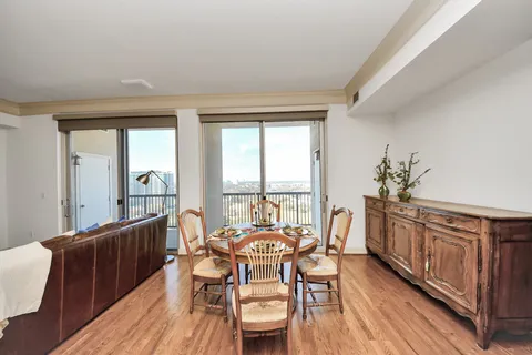 $399,900 | 3333 Allen Parkway, Unit 1807, Houston, TX 77019