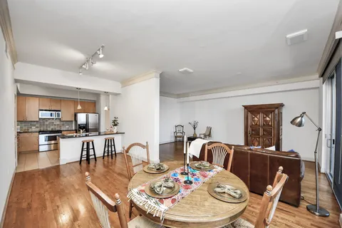 $399,900 | 3333 Allen Parkway, Unit 1807, Houston, TX 77019