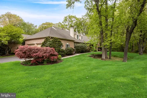 $975,000 | 465 Windrow Clusters Drive, Moorestown, NJ 08057