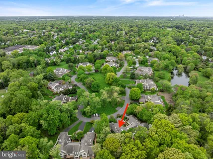 $975,000 | 465 Windrow Clusters Drive, Moorestown, NJ 08057