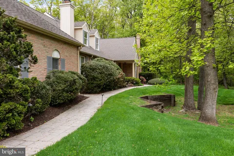 $975,000 | 465 Windrow Clusters Drive, Moorestown, NJ 08057