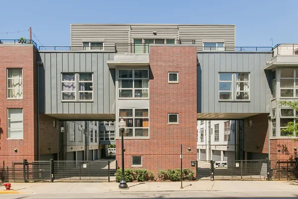 $2,450 | 1808 South Michigan Avenue, Unit 38, Chicago, IL 60616
