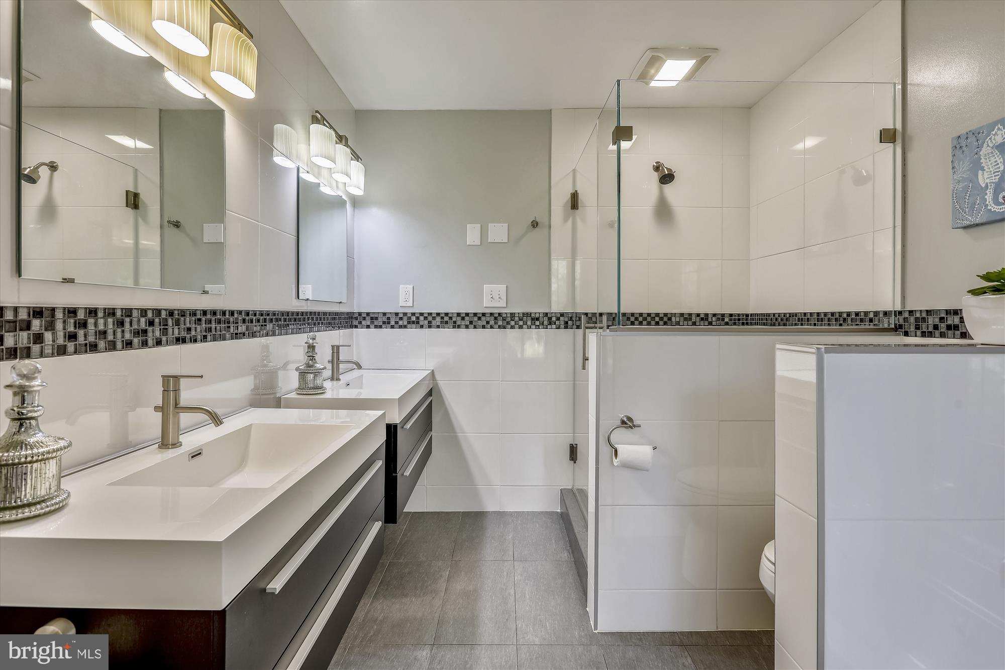 12 Scotch Mist Court Potomac, MD 20854 - Photo 25 of 50 Spa-like master bathroom with dual vanities