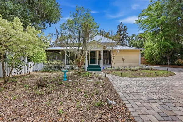 $375,000 | 6070 Ave F, McIntosh, FL 32664