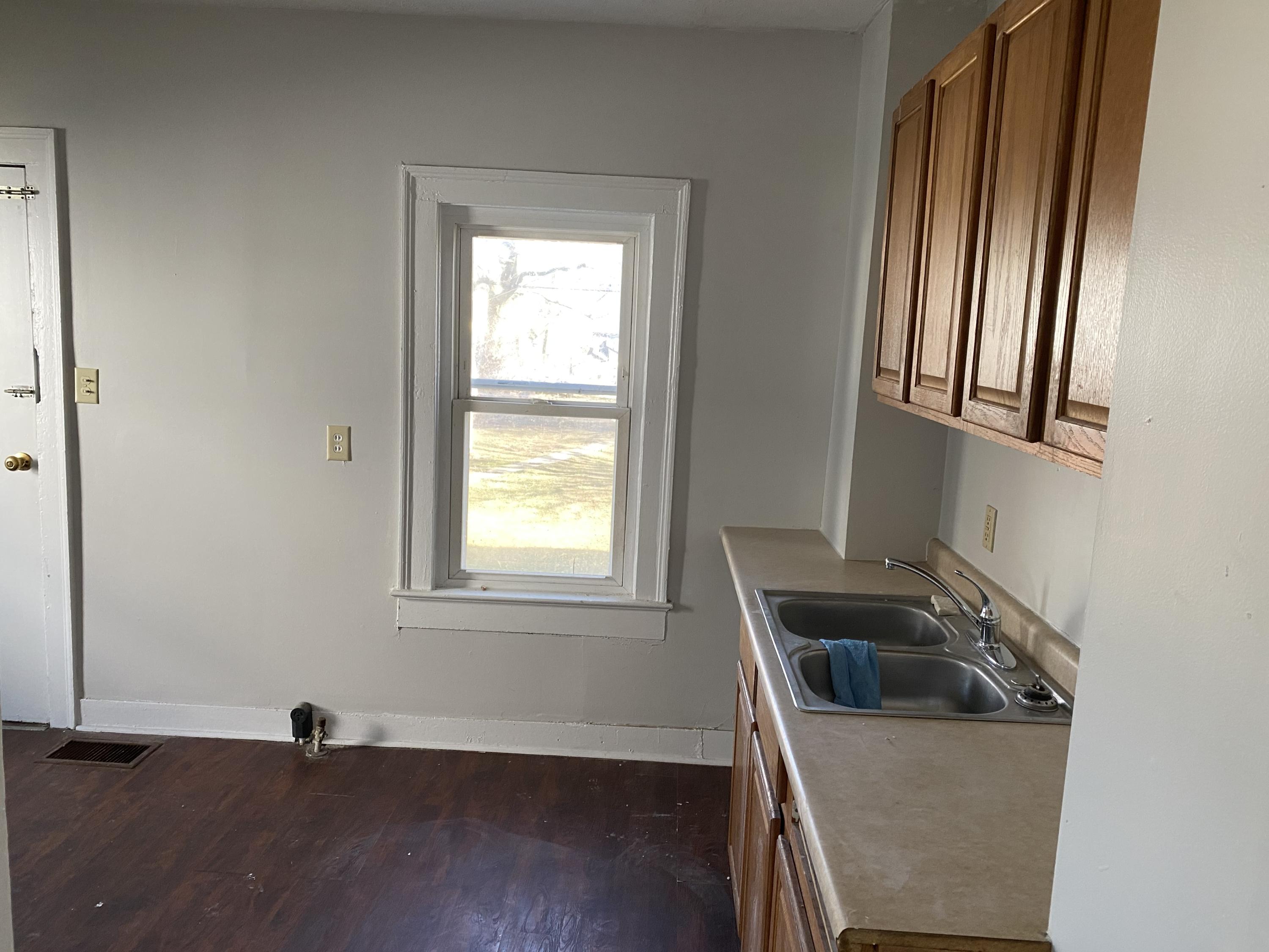 1602 Charles Street Springfield, OH 45505 - Photo 5 of 13