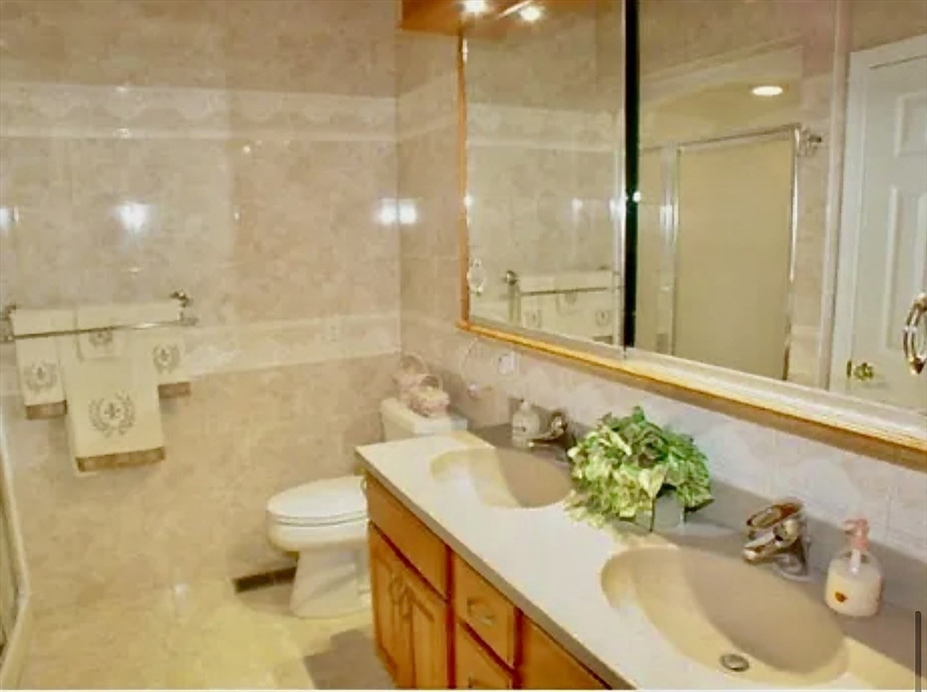 16 Arbor Road, Unit 16 Dracut, MA 01826 - Photo 8 of 13 Gallery Image 8