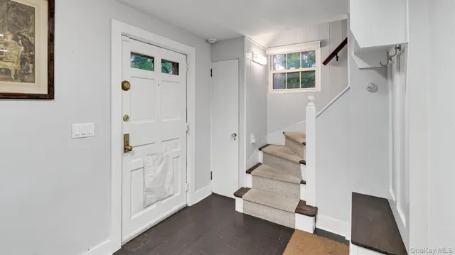 $550,000 | 19 Barstow Road, Unit G, Great Neck, NY 11021