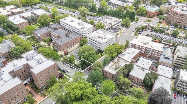 $550,000 | 19 Barstow Road, Unit G, Great Neck, NY 11021