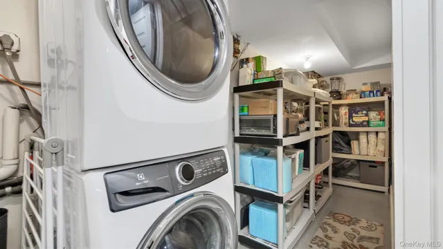 $550,000 | 19 Barstow Road, Unit G, Great Neck, NY 11021