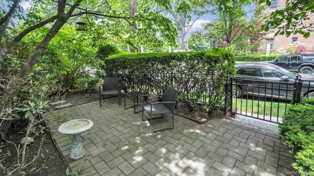 $550,000 | 19 Barstow Road, Unit G, Great Neck, NY 11021