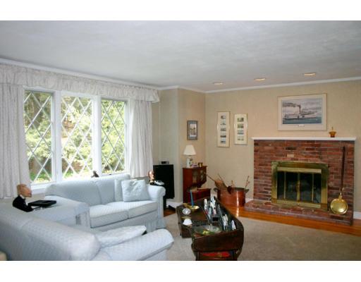 14 Happy Hollow Road Wayland, MA 01778 - Photo 4 of 13 Gallery Image 4