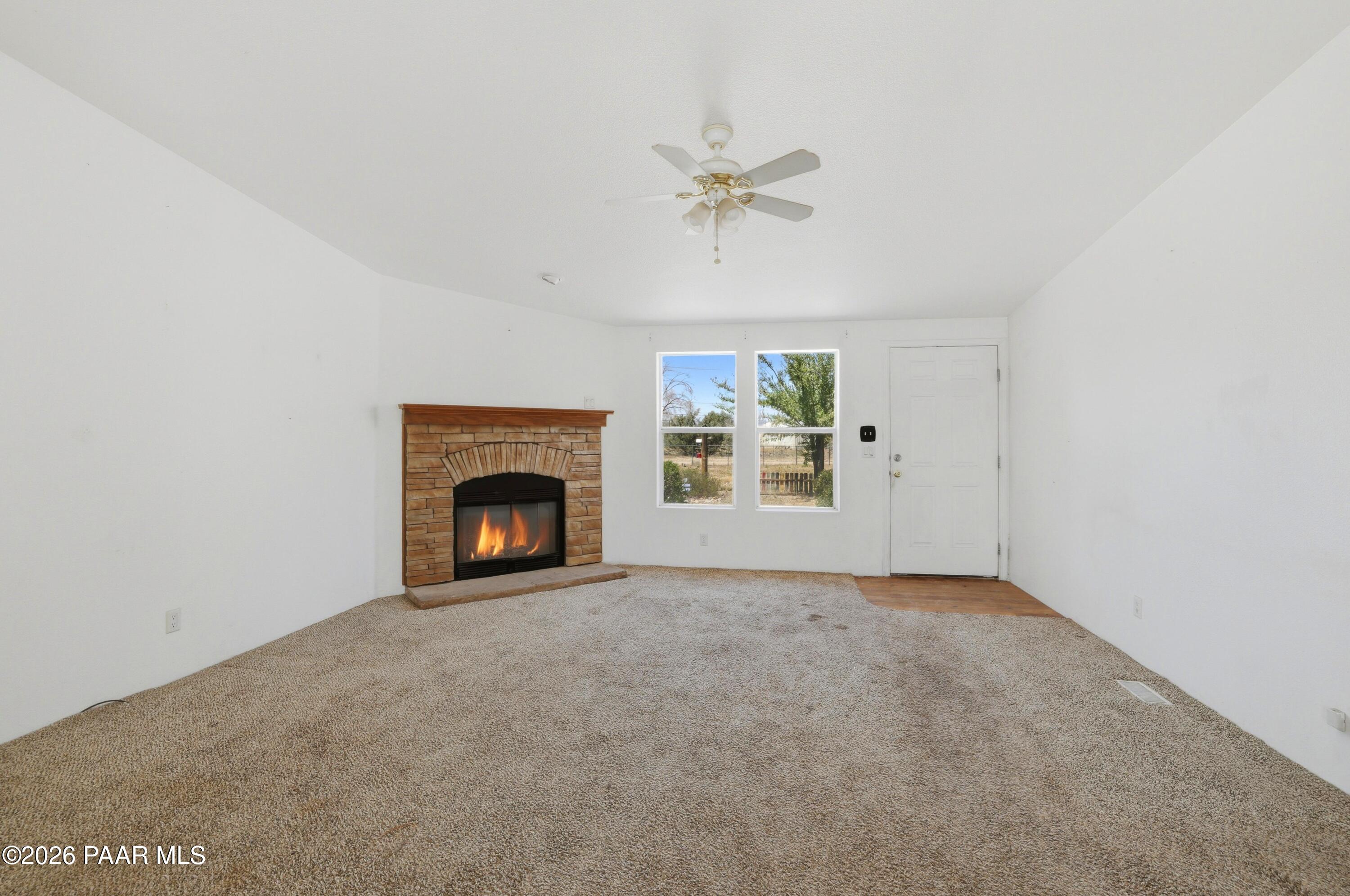 1495 Buffalo Run Road Chino Valley, AZ 86323 - Photo 4 of 32 04-Living Room