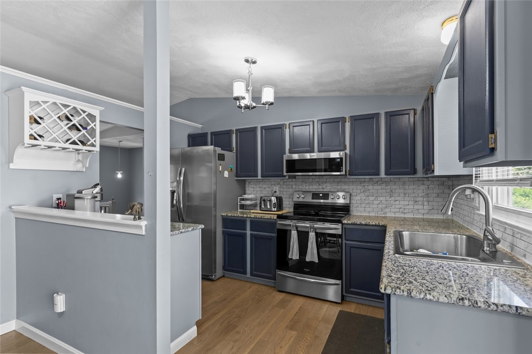 162 Pine Street Warwick, RI 02888 - Photo 13 of 37