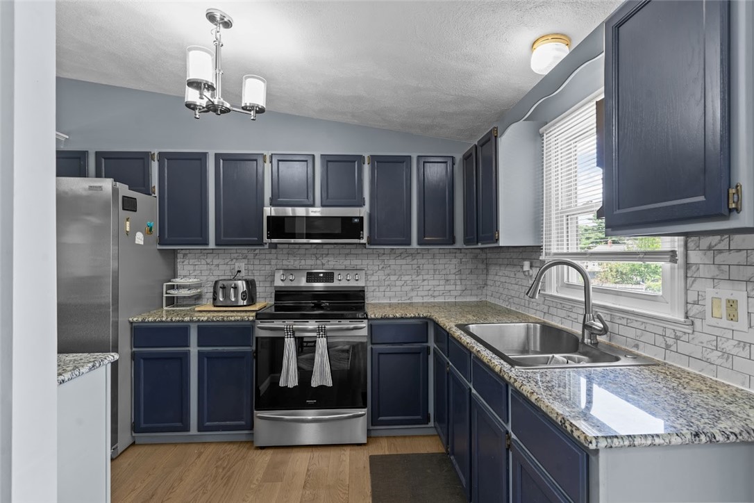 162 Pine Street Warwick, RI 02888 - Photo 14 of 37