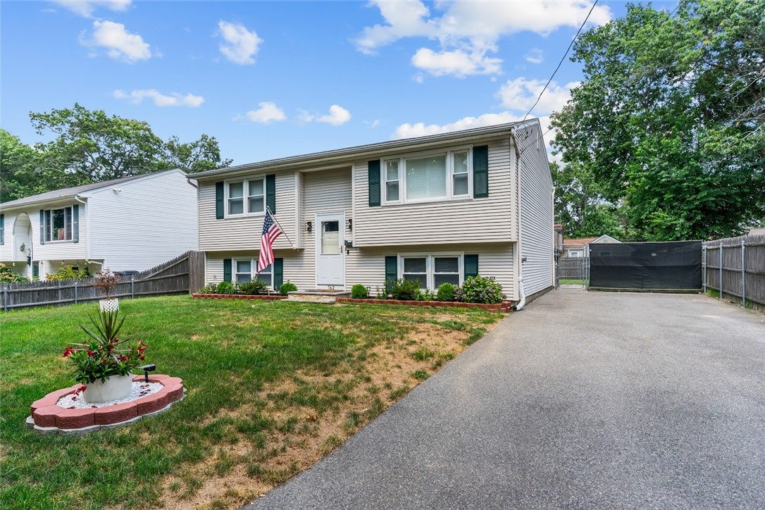 162 Pine Street Warwick, RI 02888 - Photo 3 of 37
