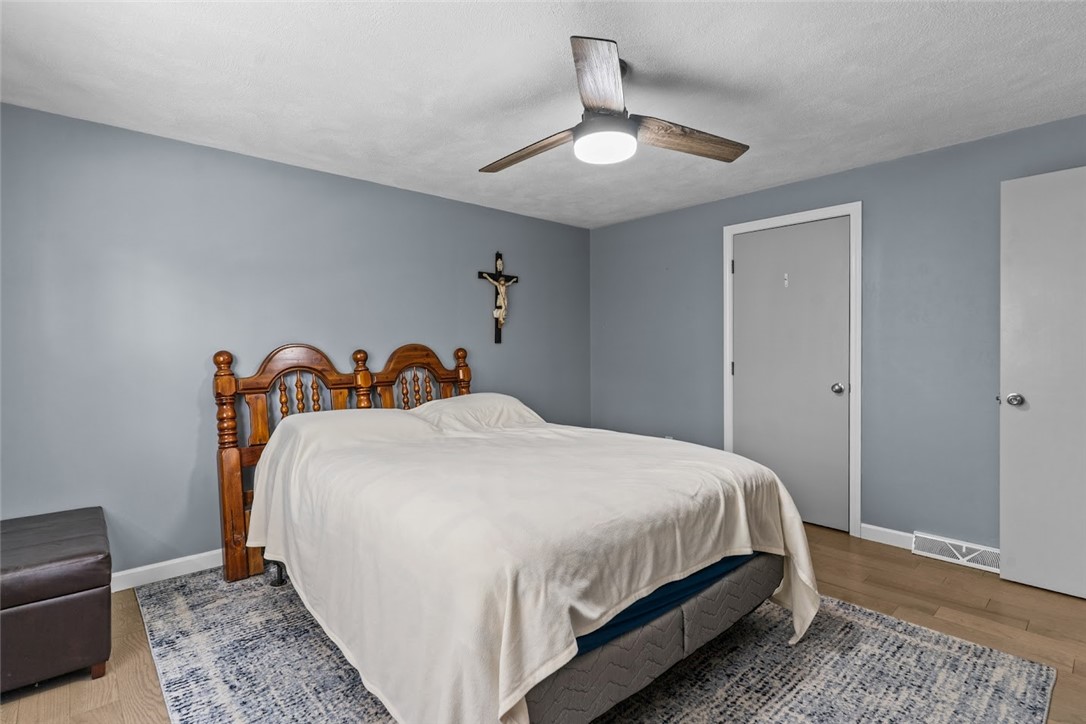 162 Pine Street Warwick, RI 02888 - Photo 5 of 37