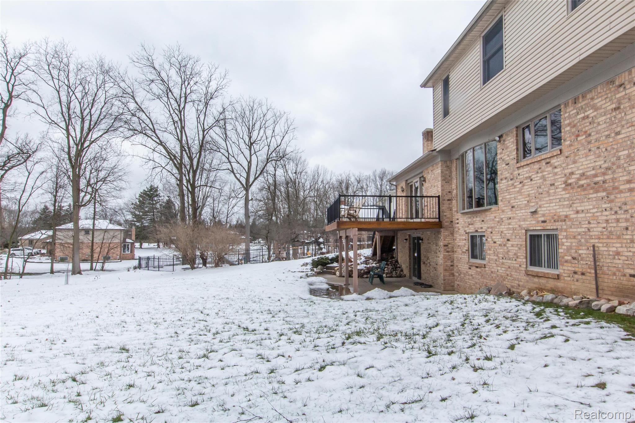 2849 Kilburn Court Rochester, MI 48306 - Photo 34 of 34 15 backyard 6.jpg