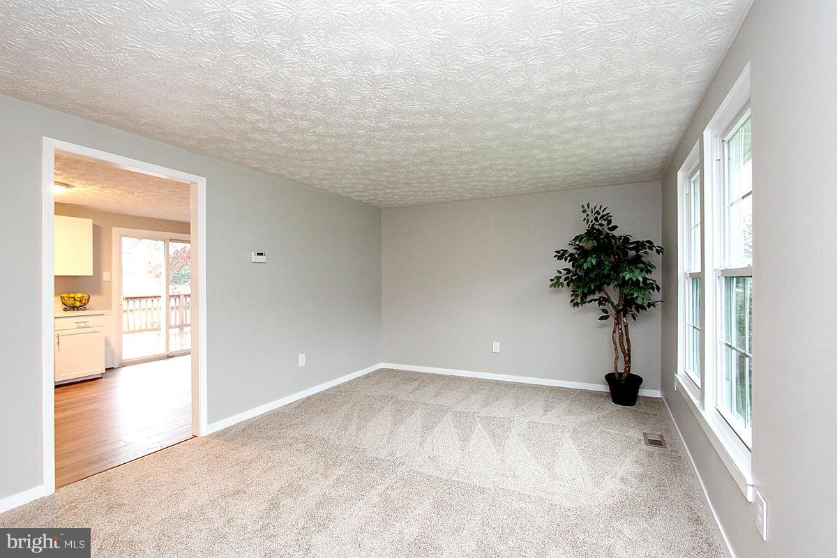 106 E Road Mount Airy, MD 21771 - Photo 5 of 22 Family Room