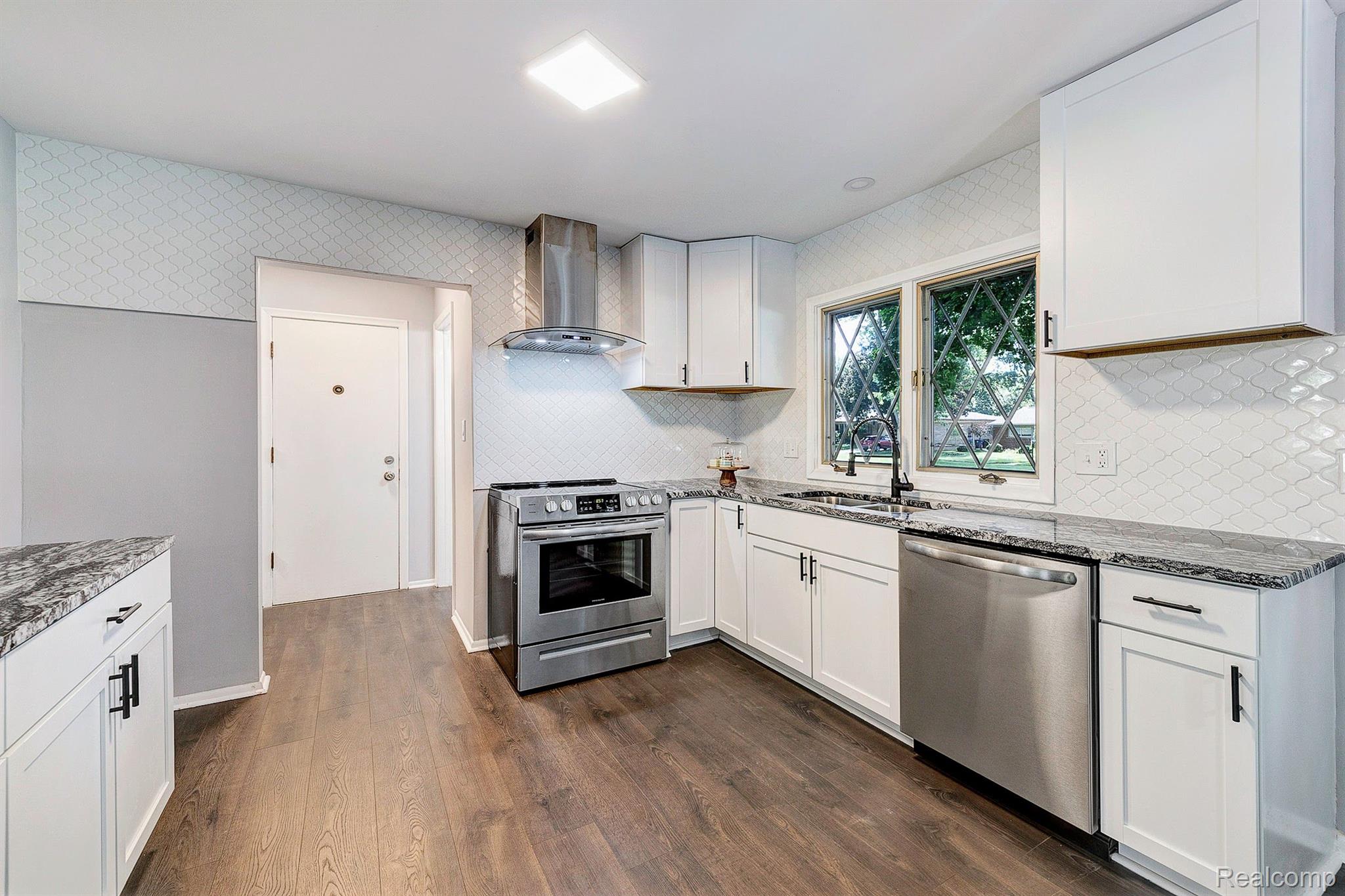 26426 Graham Road Redford, MI 48239 - Photo 14 of 50 KITCHEN ENTRY LEVEL