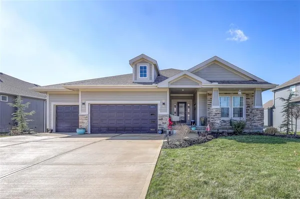 $649,950 | 2713 West Concord Drive, Olathe, KS 66061