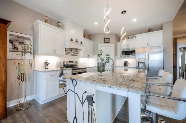 $649,950 | 2713 West Concord Drive, Olathe, KS 66061