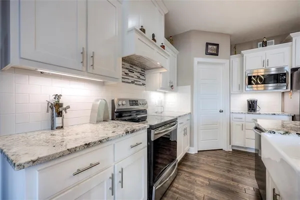 $649,950 | 2713 West Concord Drive, Olathe, KS 66061
