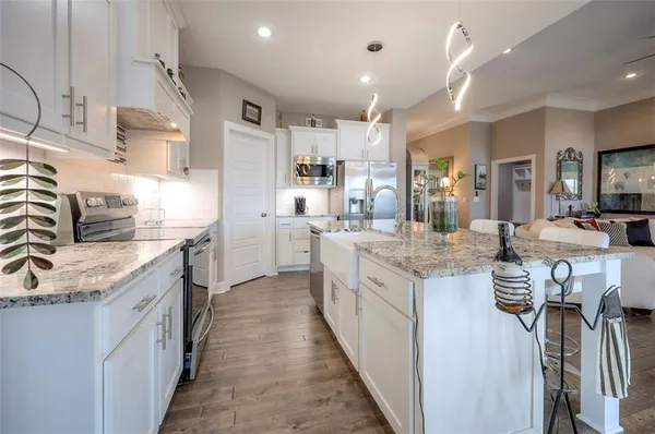 $649,950 | 2713 West Concord Drive, Olathe, KS 66061