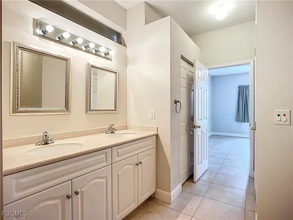 $2,500 | 4930 Southwest 25th Court, Cape Coral, FL 33914